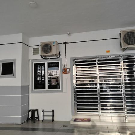 My Homestay Sitiawan - Astronaut Space House 8 Pax Kültér fotó
