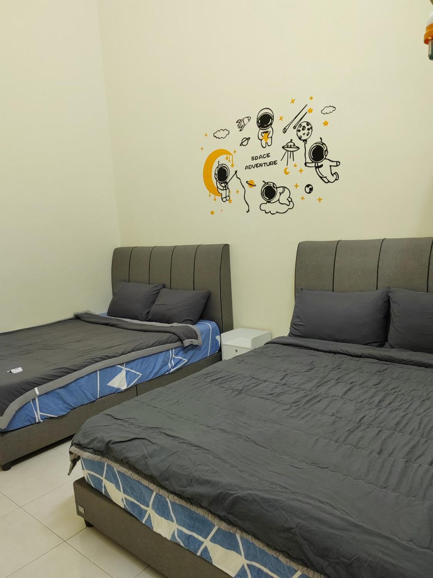 My Homestay Sitiawan - Astronaut Space House 8 Pax Kültér fotó